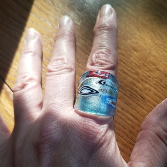 Gorgeous Murano Glass Ring. S7 - Picture 2 of 4